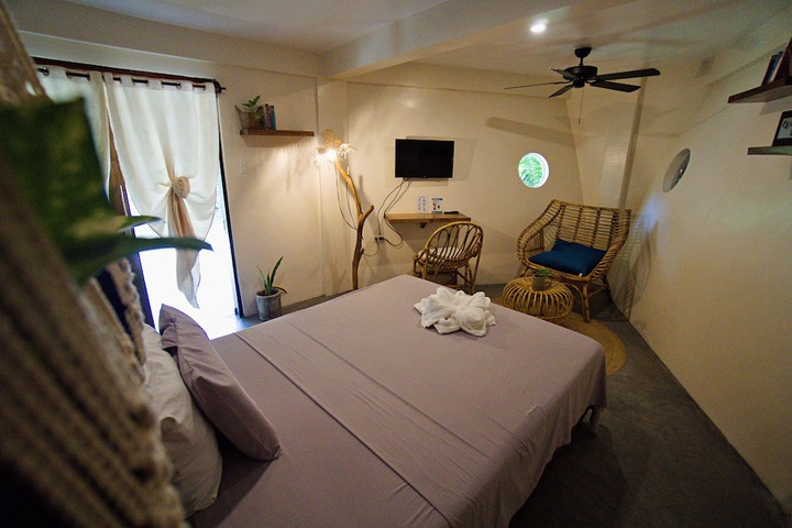 Room 5 of 203