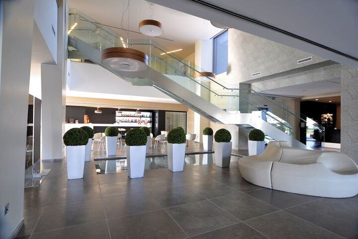 Guest Lobby
