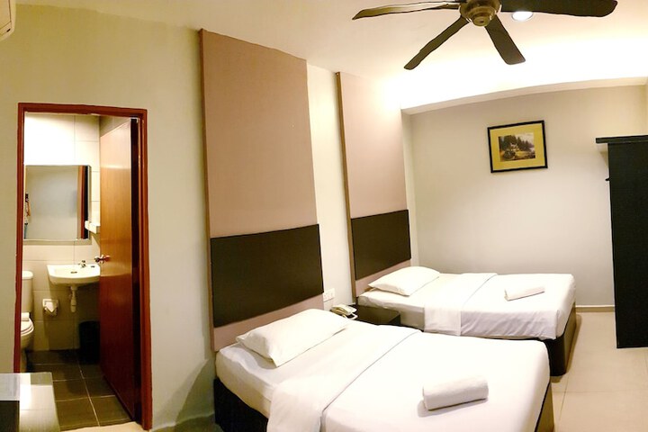 Room 17 of 35