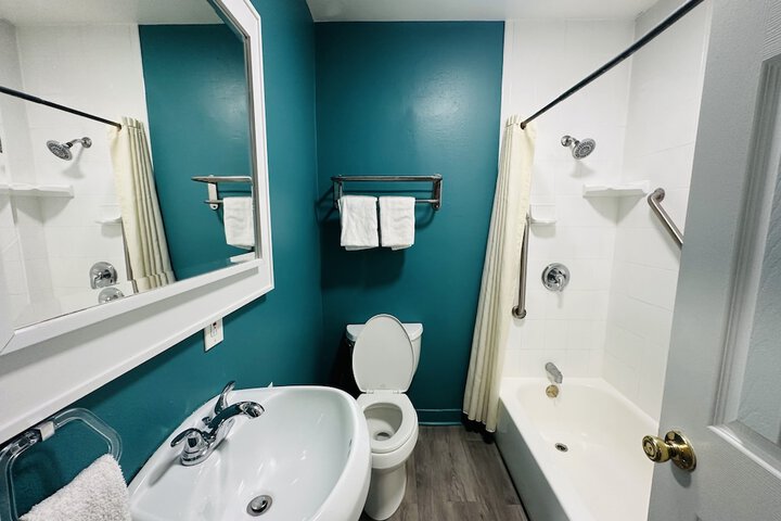 Standard | King Bed (32 of 40)