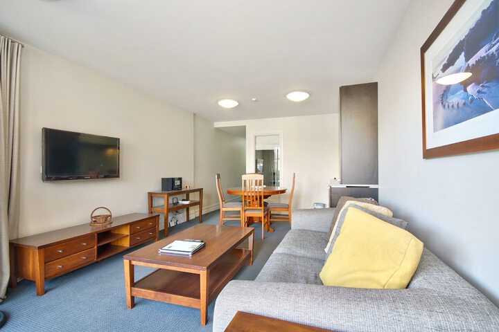 Room 7 of 14