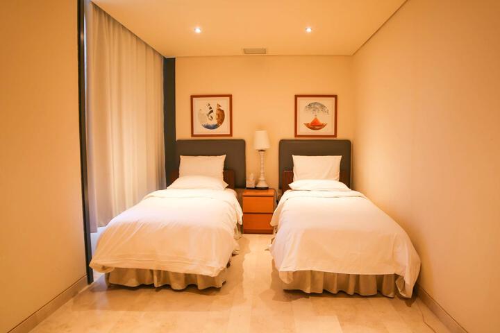 Room 21 of 199