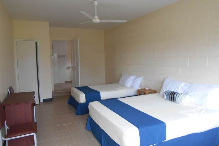 Room 4 of 14