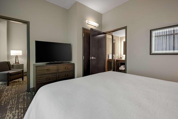 1 King Bed Studio Hearing Accessible (2 of 21)