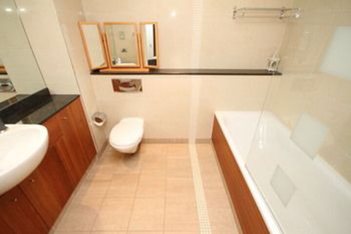 Room 6 of 20
