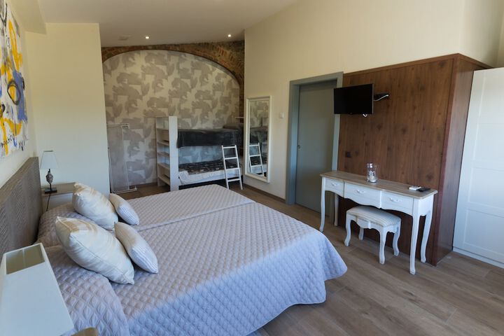 Room 8 of 52