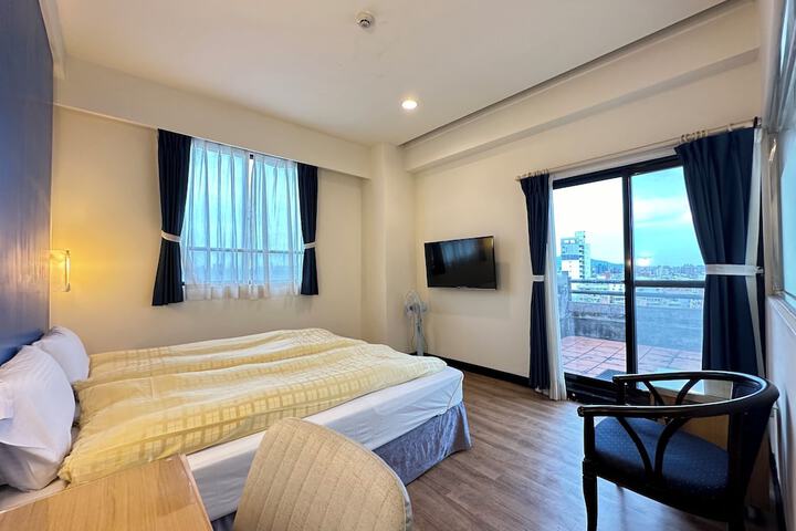 Room 6 of 31