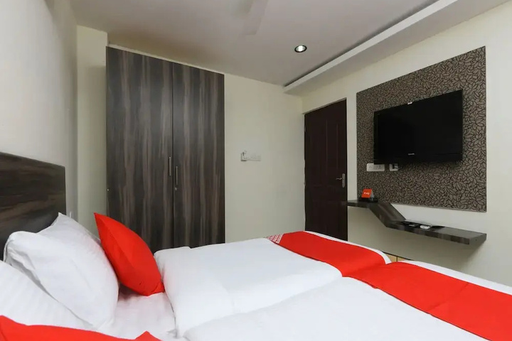 Room 5 of 13