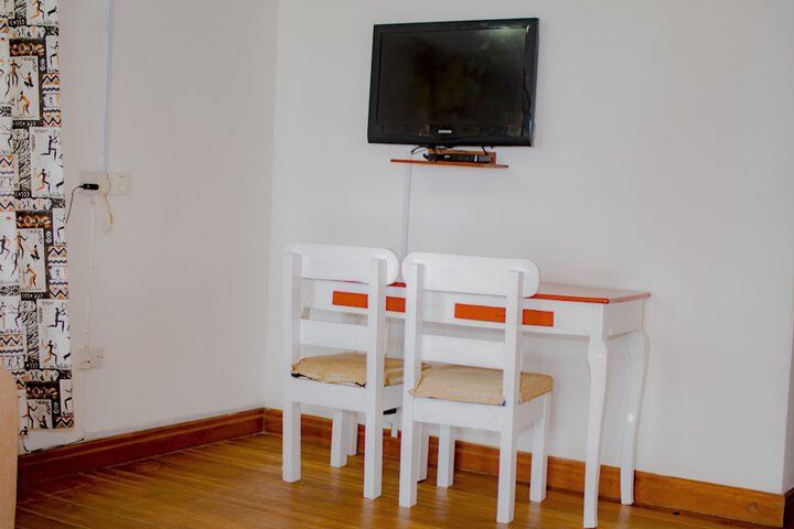 Room 8 of 23