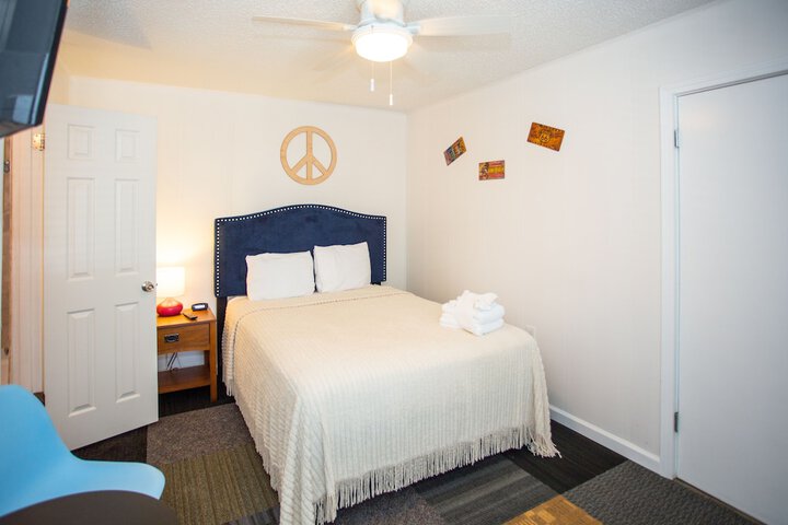 Room 10 of 114
