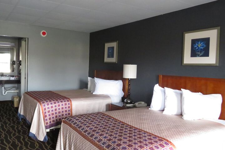 Standard Room, King or Two Doubles (12 of 15)