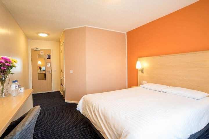 Room 5 of 30
