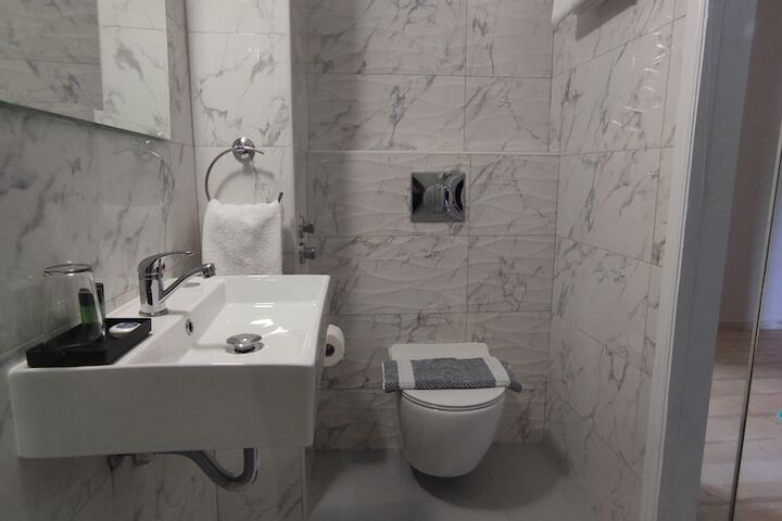 Room 5 of 41