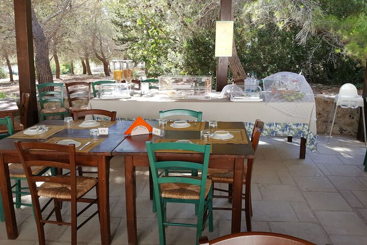 Dining 46 of 81