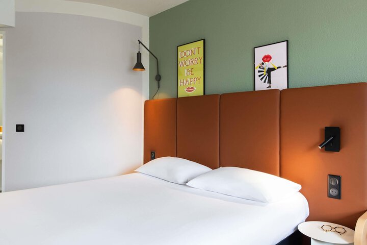 Room 27 of 139