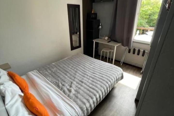 Room 36 of 87