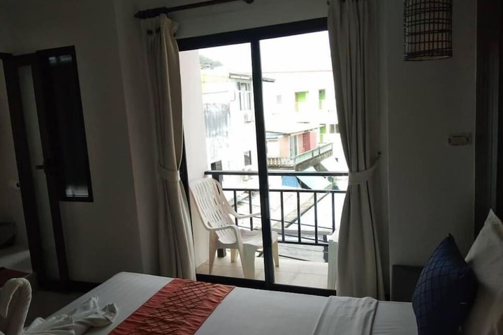 Room 15 of 53