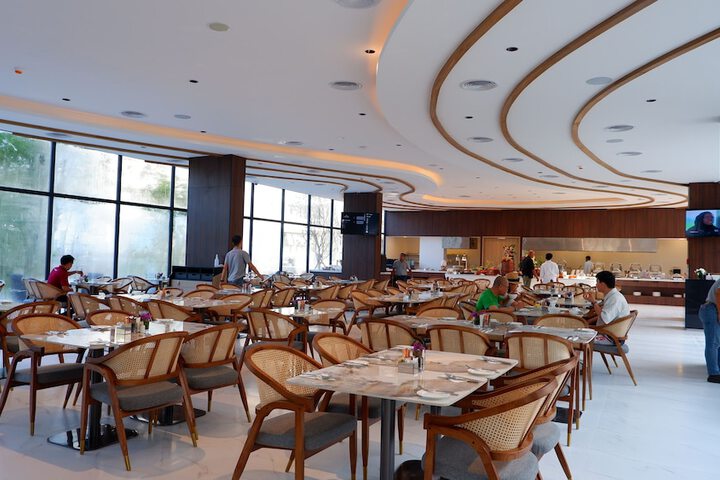 Dining 99 of 133