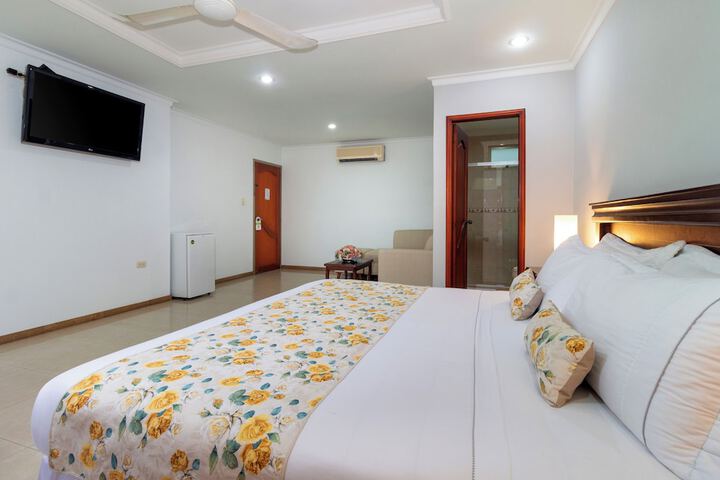 Room 14 of 43