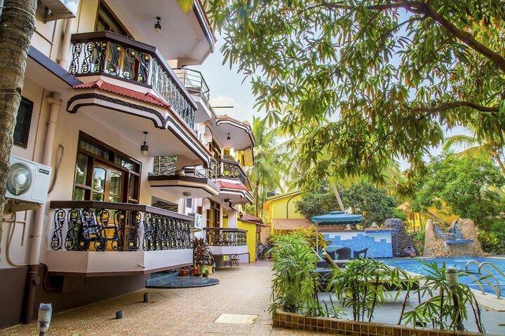 Hotel Exterior 42 of 44