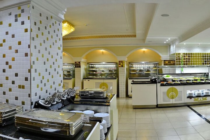 Dining 95 of 141