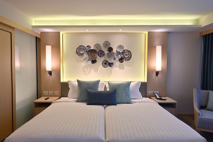 Room 55 of 165