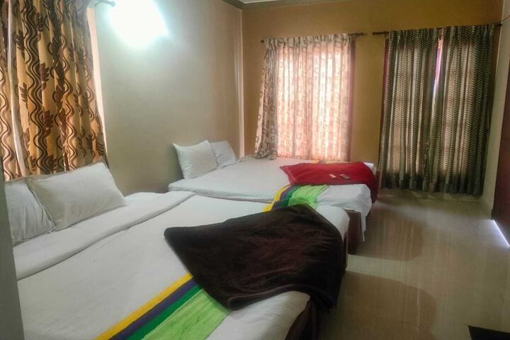 Room 5 of 8