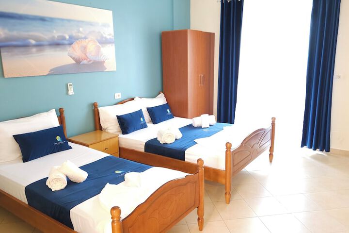 Room 10 of 21