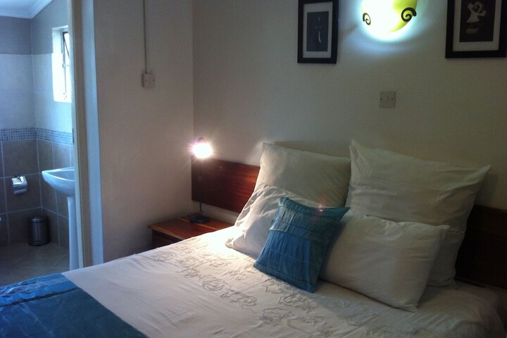 Room 12 of 40