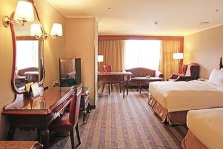 Room 14 of 36