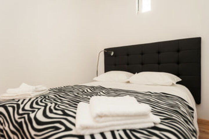 Room 33 of 118