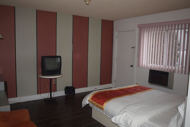 Room 26 of 46
