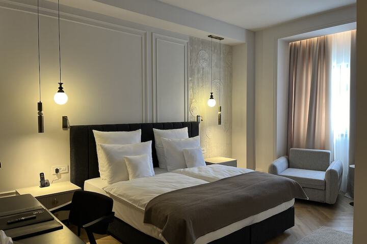 Room 5 of 45