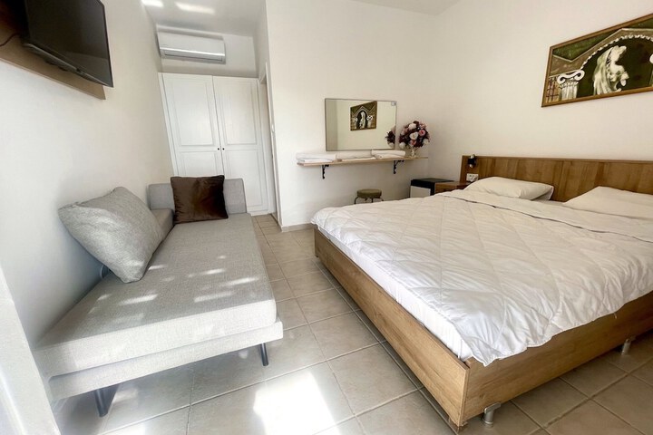 Room 5 of 40