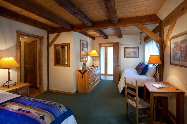 Room 10 of 31