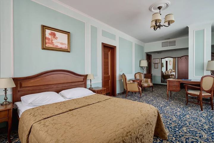 Room 9 of 49