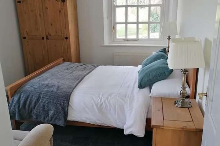 Room 6 of 14