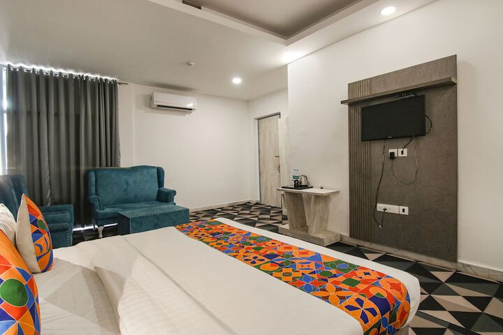 Room 16 of 36