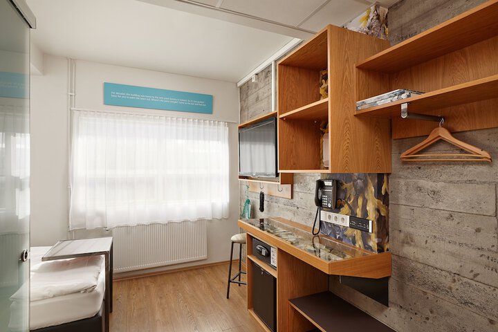 Room 31 of 59