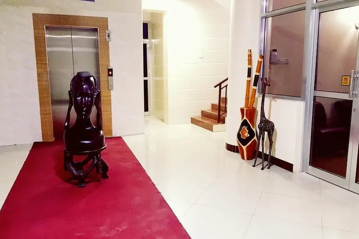 Room 8 of 13