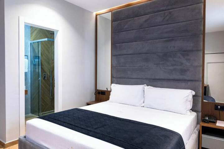 Room 34 of 265