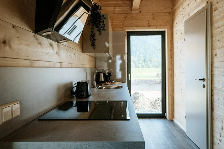 Room 6 of 23
