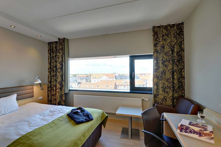 Room 7 of 49