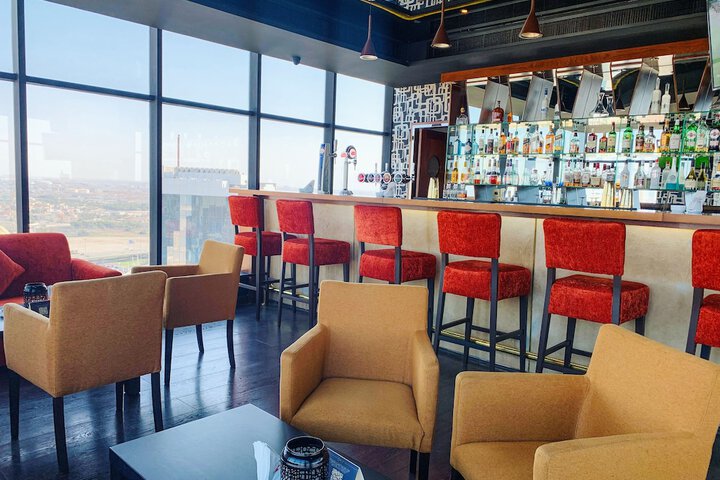 Lounge 84 of 114