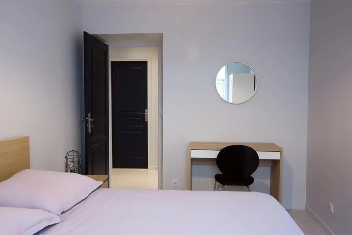 Room 4 of 20