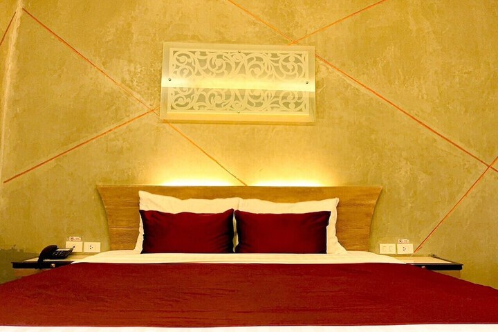Room 9 of 21