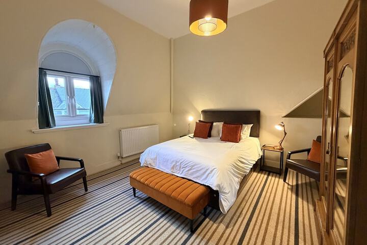 Room 16 of 49