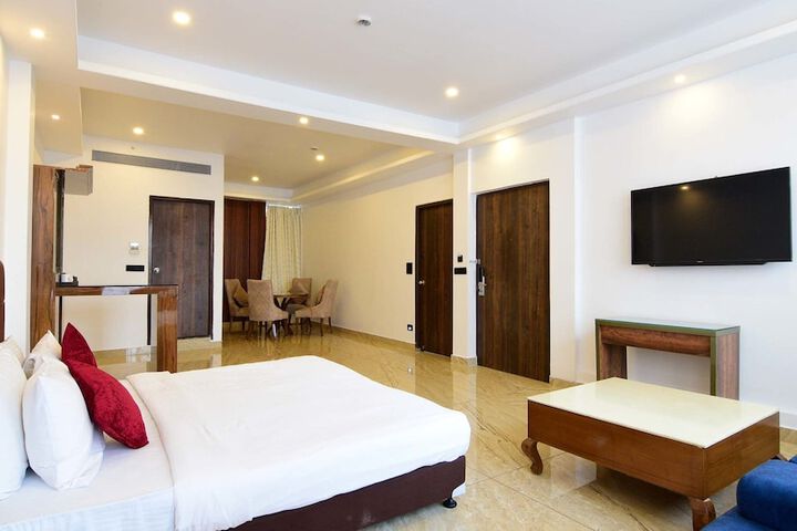 Room 18 of 81