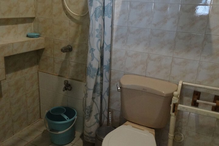 Room 21 of 28
