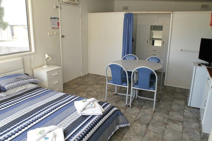 Room 9 of 27